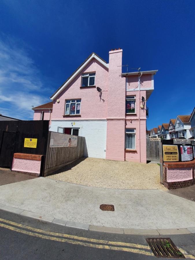 Pink House ,Opposite Beach ,Sleeps 6 , 2 Bedroom Ground Floor Self Contained Garden Flat , Private Entrance , Kitchen , Guaranteed Parking ,Wifi , Movies ,Bathroom ,Fridge , Microwave ,Bedroom 1, Double Bed & 2 Single Beds ,Bedroom 2 , Double Bed Paignton Exterior foto